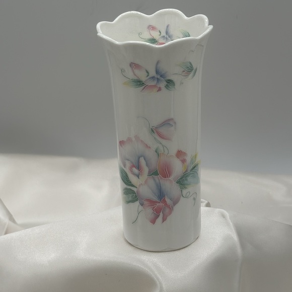 Ainsley Little Sweetheart Bud Base - Picture 3 of 7